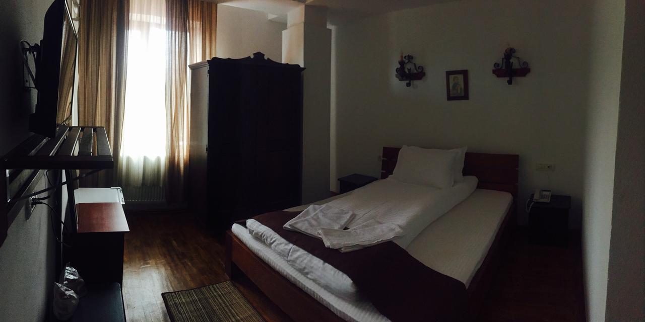 Hotel Casa Vlahilor Râmnicu Vâlcea エクステリア 写真